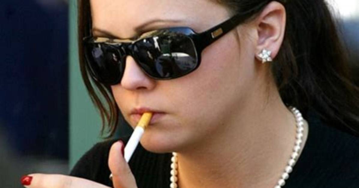 Christina Ricci Smoking Faqs Prop Cigarettes 90S Lore And