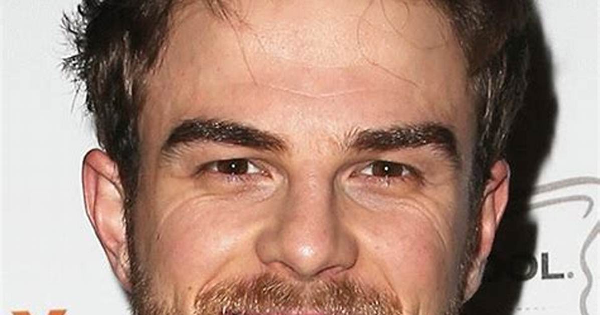 Nathaniel Buzolic Esi