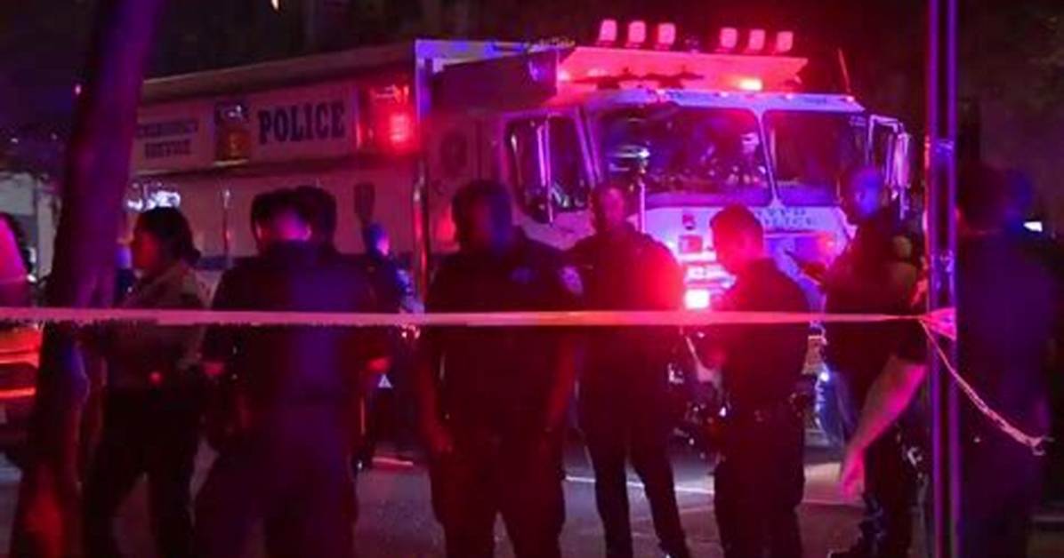 Nypd Manhunt Underway What Happened During the Gunpoint Robbery at Obvio Cocktail Bar In