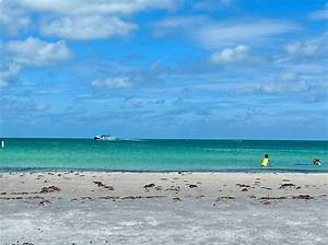 Sand Key Beach Surge: How Gulf Coast Vacation Trends Are Redefining Clearwater Tourism
