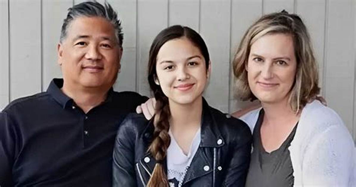 Who Are Olivia Rodrigo S Parents Inside Her Grounded La Family Life Amid The
